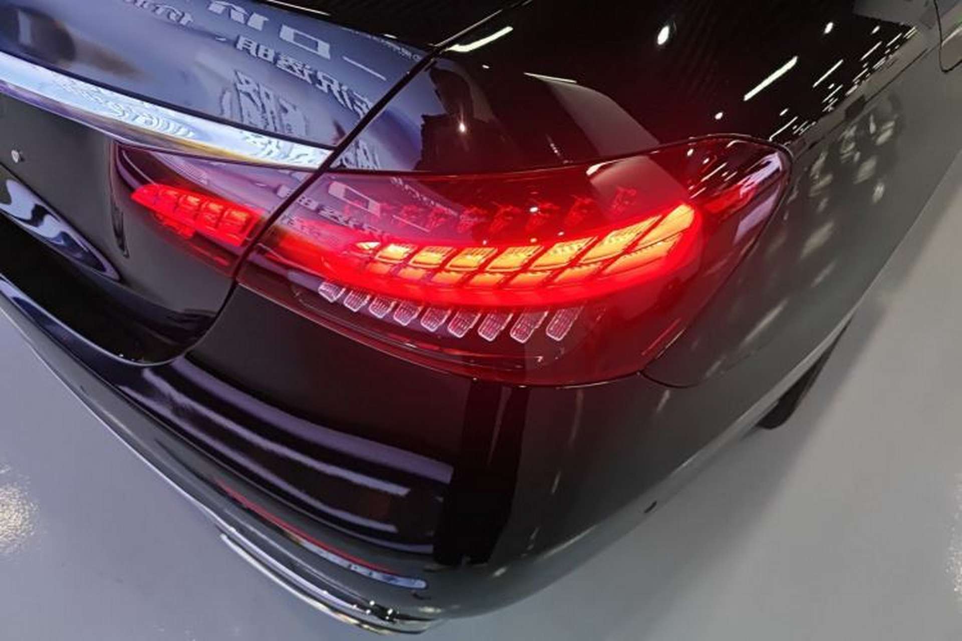 Used Mercedes-Benz E-Class 2022 Second Facelift E 300 L Luxury Edition Exterior 3
