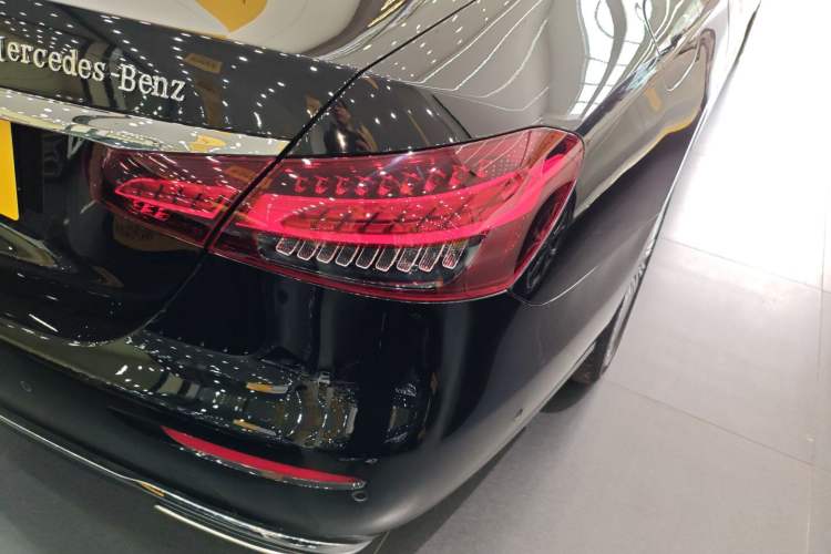 Used Mercedes-Benz E-Class 2022 Updated E 300 L Luxury Edition Exterior 3