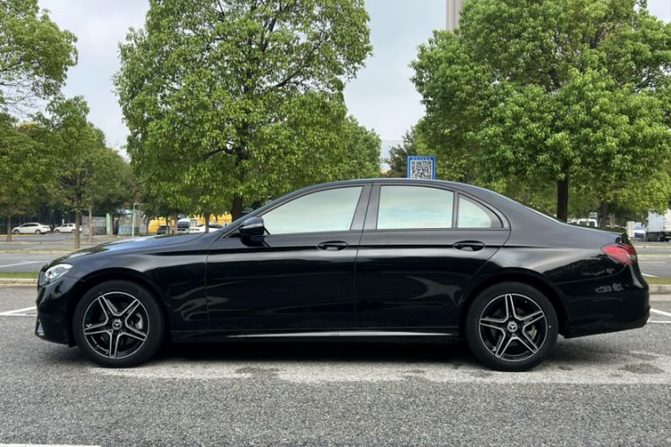 Used Mercedes-Benz E-Class 2022 E 260 Stylish Sports Edition Exterior 3