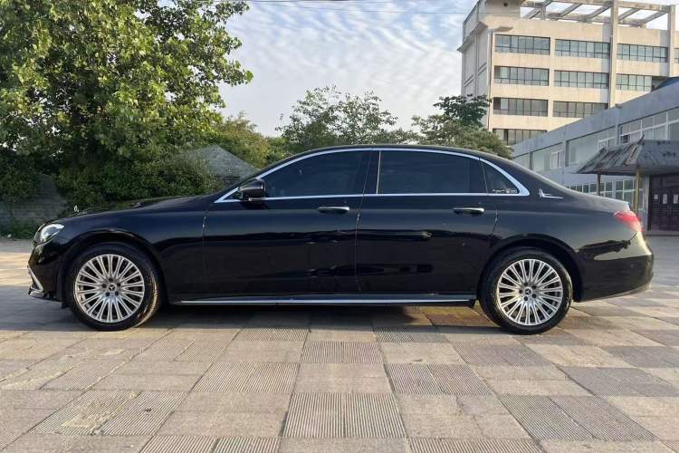 Used Mercedes-Benz E-Class 2022 Second Facelift E 300 L Sporty and Stylish Edition Exterior 3