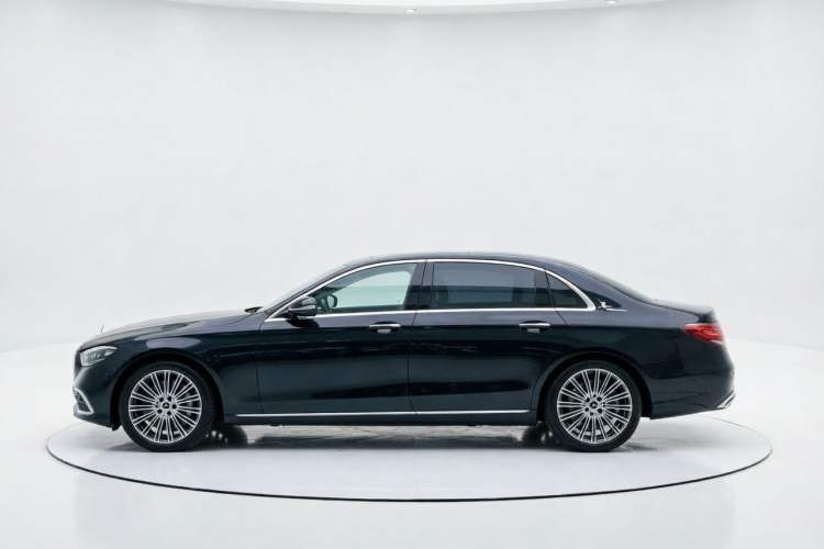 Used Mercedes-Benz E-Class 2022 Revised Version E 300 L Luxury Edition Exterior 3