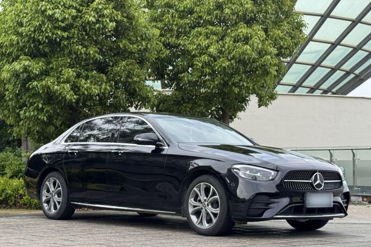 Used Mercedes-Benz E-Class 2022 Second Facelift E 300 L Sporty and Stylish Edition Exterior 3