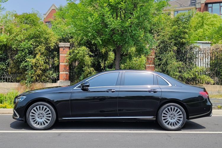 Used Mercedes-Benz E-Class 2022 Second Facelift E 300 L Luxury Edition Exterior 3