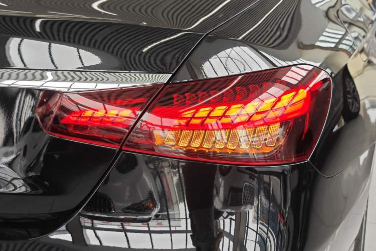 Used Mercedes-Benz E-Class 2022 Second Facelift E 300 L Fashion Edition Exterior 3