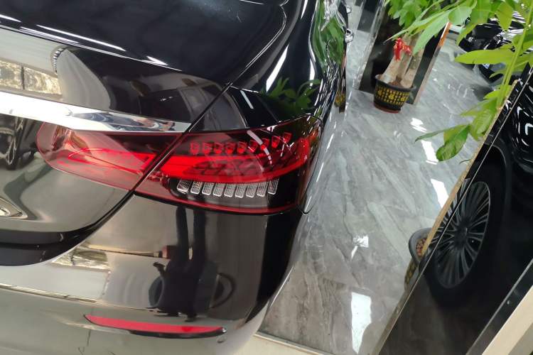 Used Mercedes-Benz E-Class 2022 Updated E 300 L Luxury Edition Exterior 3