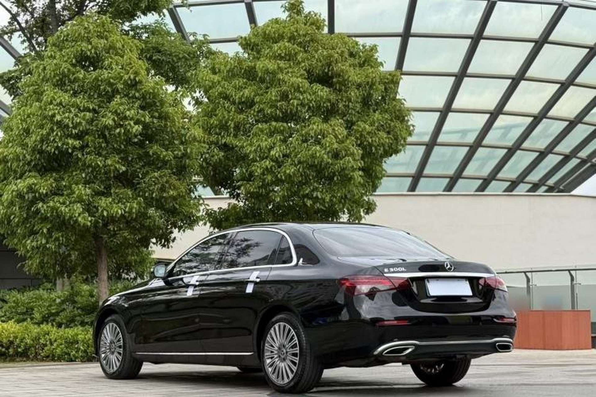Used Mercedes-Benz E-Class 2022 Updated E 300 L Stylish Edition Exterior 3