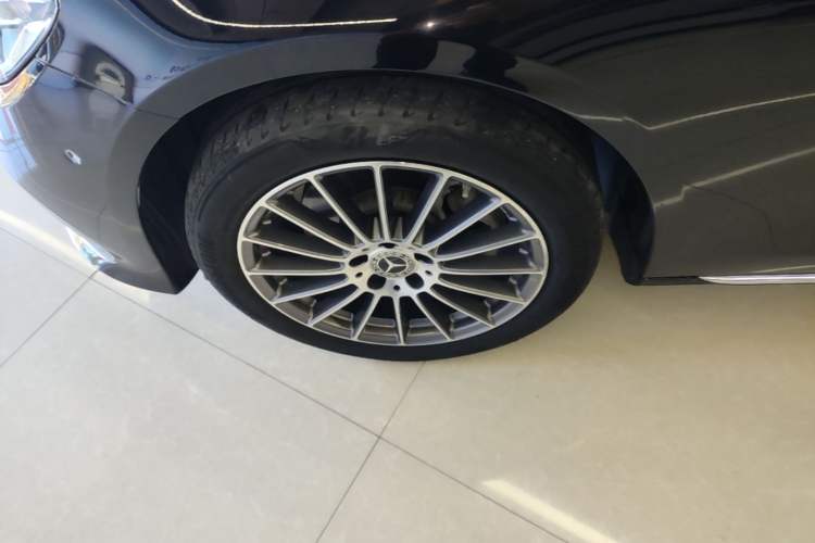 Used Mercedes-Benz E-Class 2022 Second Facelift E 260 L Exterior 4