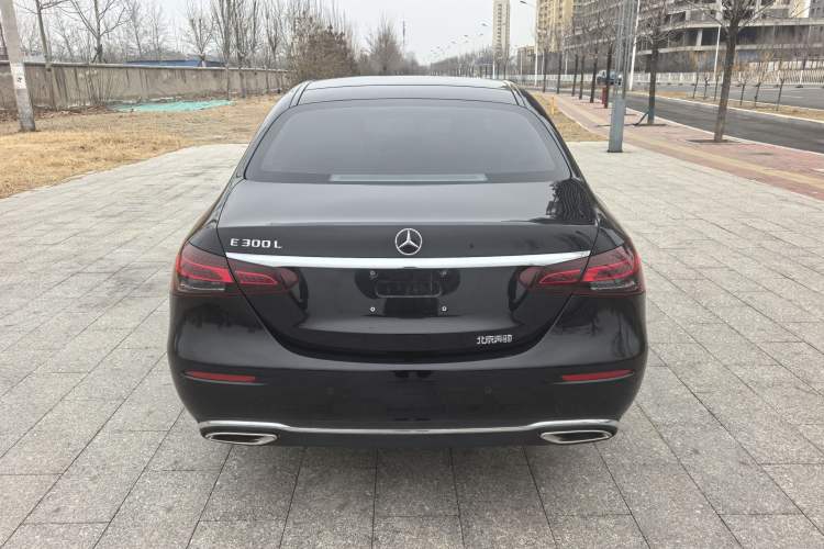 Used Mercedes-Benz E-Class 2022 Updated E 300 L Luxury Edition Exterior 4