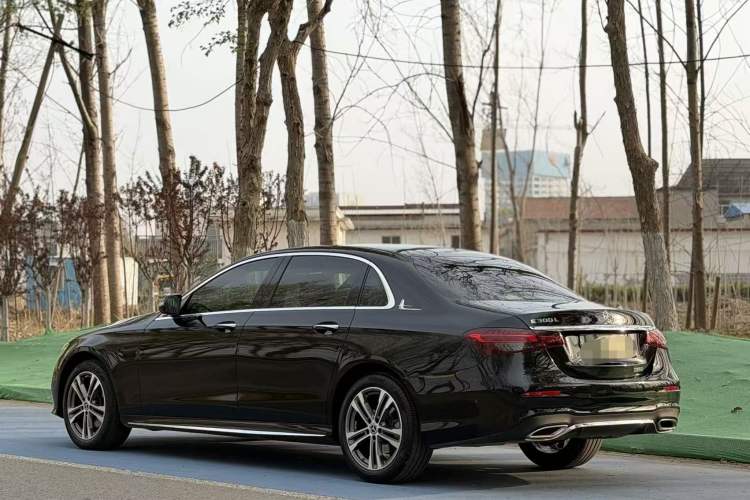 Used Mercedes-Benz E-Class 2022 Restyled E 260 L Sport Edition Exterior 4