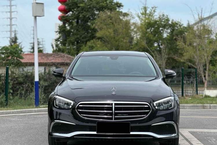 Used Mercedes-Benz E-Class 2022 Second Facelift E 300 L Luxury Edition Exterior 4