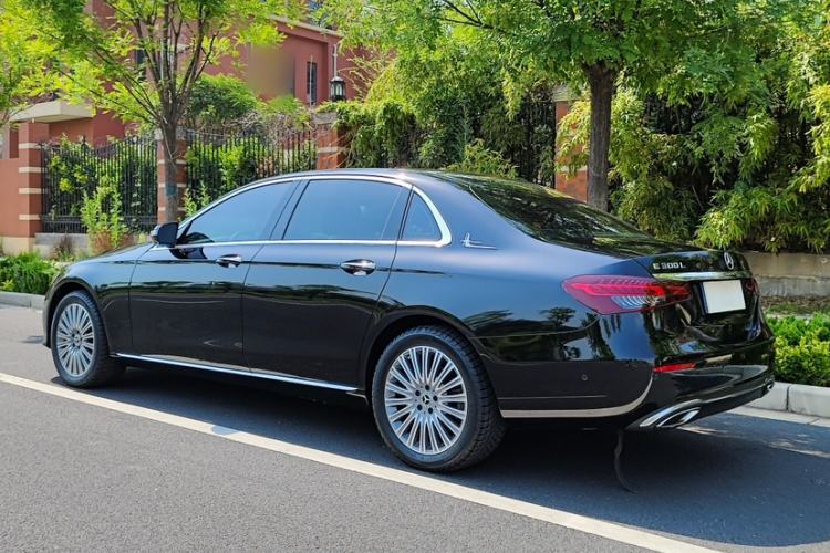 Used Mercedes-Benz E-Class 2022 Revised Version E 300 L Fashion Edition Exterior 4