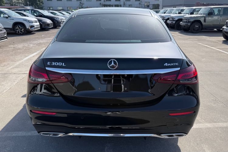 Used Mercedes-Benz E-Class 2022 E 300 L Sporty and Stylish Model Exterior 4