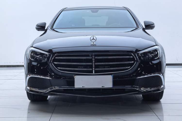 Used Mercedes-Benz E-Class 2022 Second Facelift E 300 L Fashion Edition Exterior 4