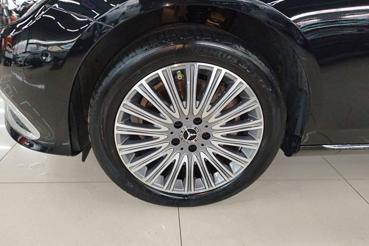 Used Mercedes-Benz E-Class 2022 Updated E 300 L Stylish Edition Exterior 4