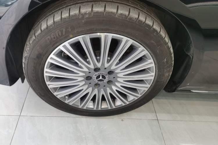 Used Mercedes-Benz E-Class 2022 Updated E 300 L Luxury Edition Exterior 4