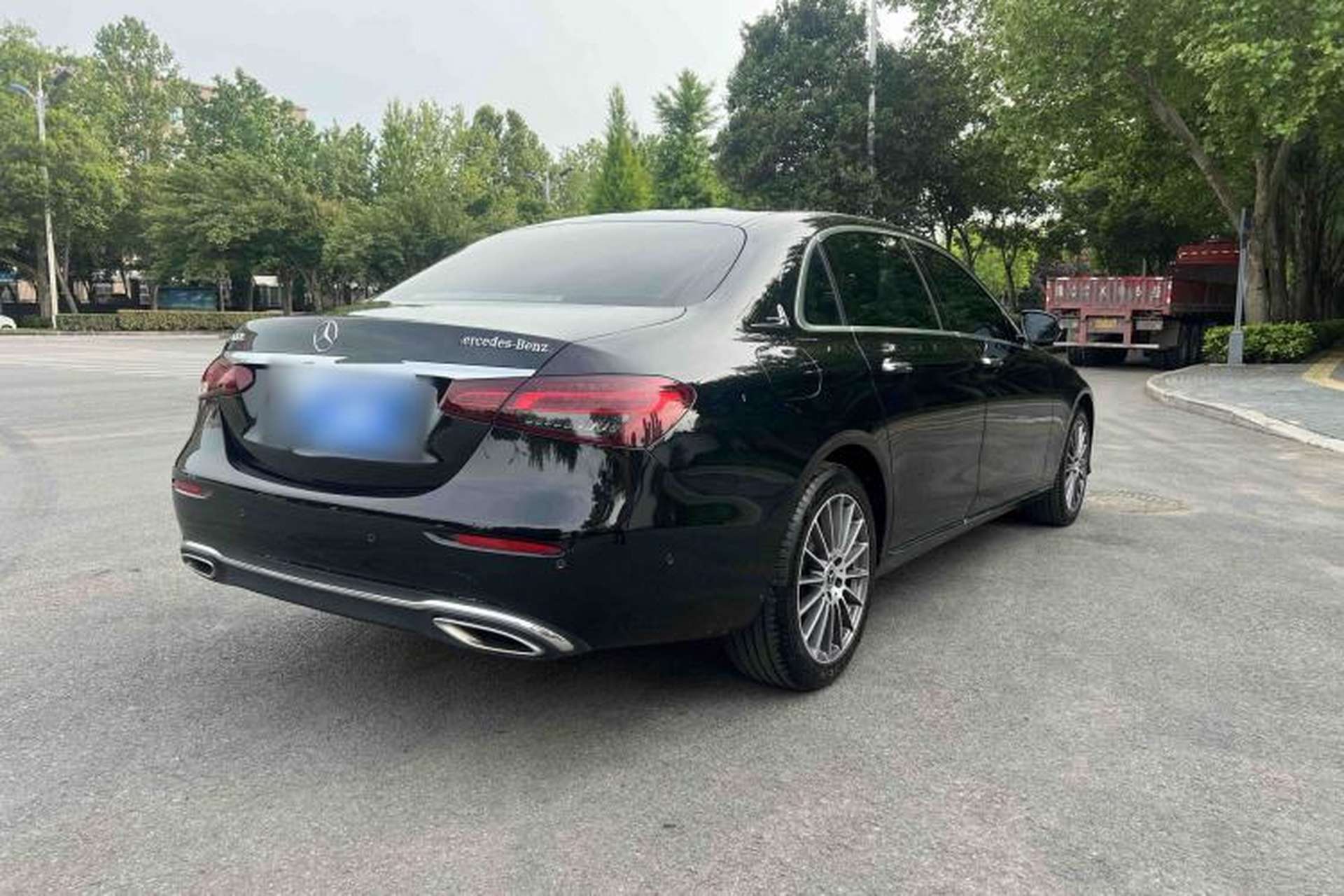 Used Mercedes-Benz E-Class 2022 E 260 L Exterior 4
