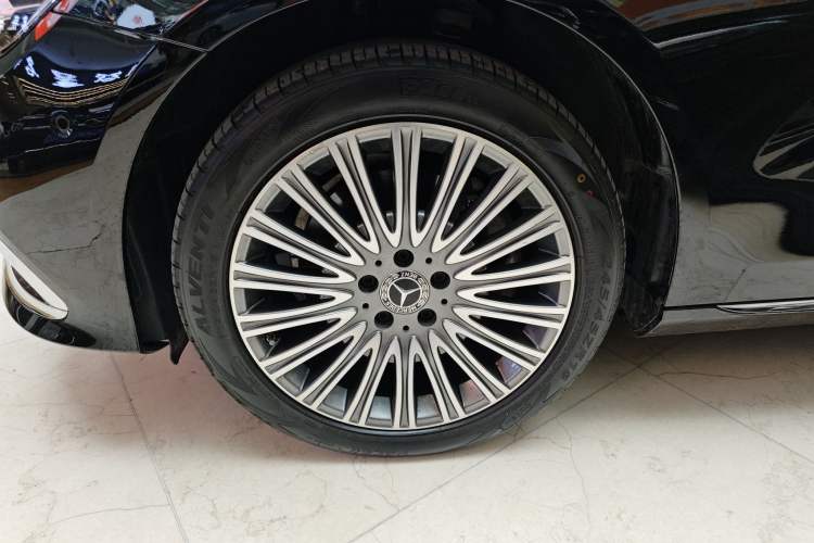 Used Mercedes-Benz E-Class 2022 Updated E 300 L Luxury Edition Exterior 4