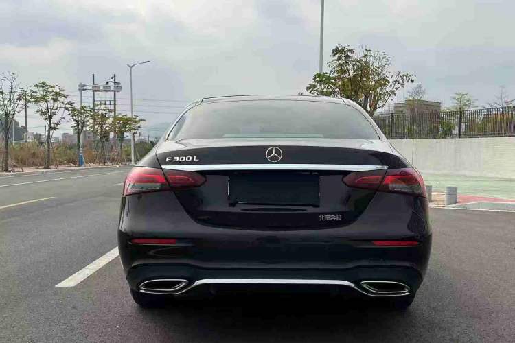 Used Mercedes-Benz E-Class 2022 Revised Version E 300 L Sporty and Stylish Edition Exterior 4