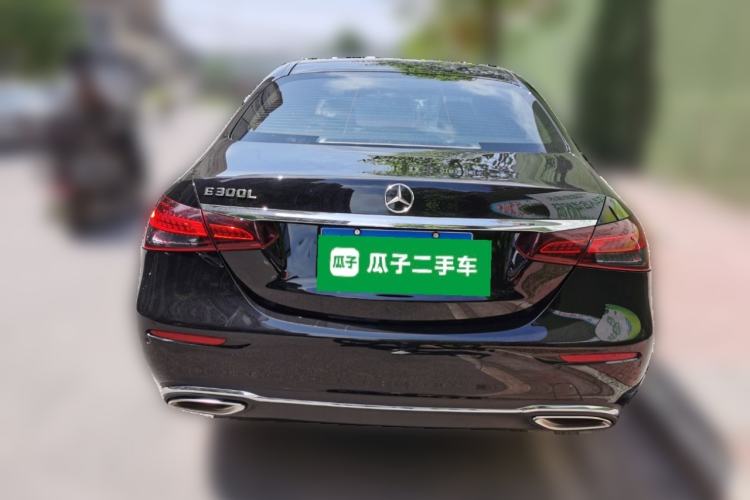 Used Mercedes-Benz E-Class 2022 Second Facelift E 300 L Luxury Edition Exterior 4