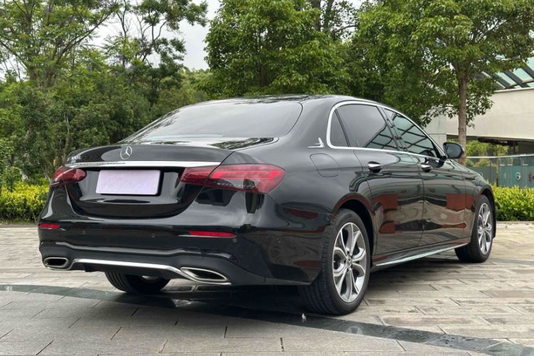 Used Mercedes-Benz E-Class 2022 Revised Version E 300 L Sporty and Stylish Edition Exterior 4