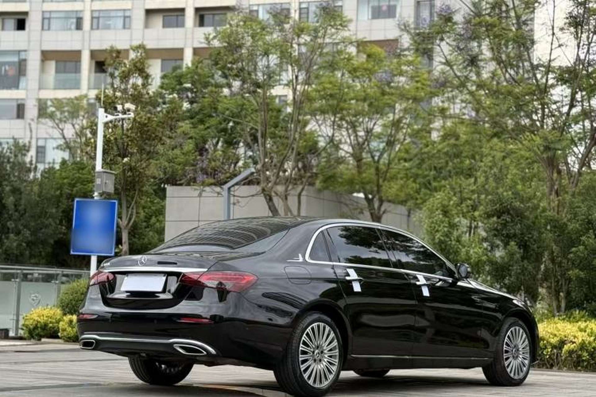 Used Mercedes-Benz E-Class 2022 Updated E 300 L Stylish Edition Exterior 4