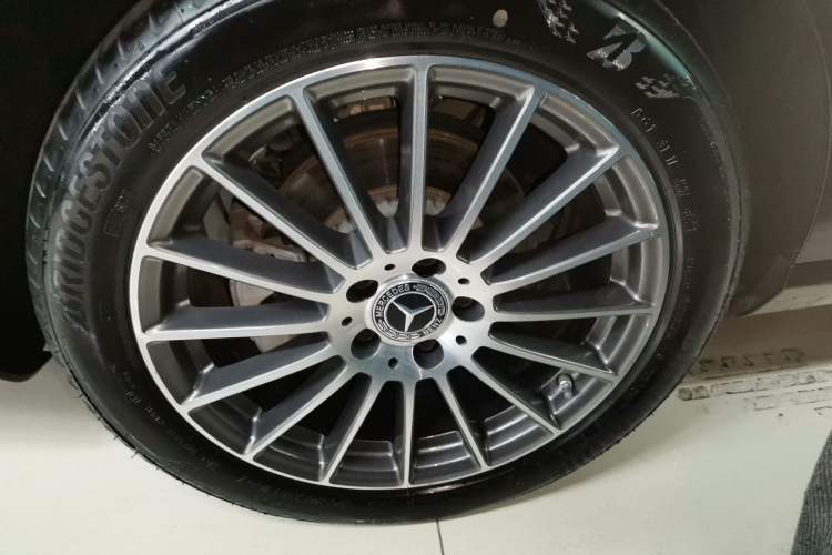 Used Mercedes-Benz E-Class 2022 E 260 L 4MATIC Exterior 5