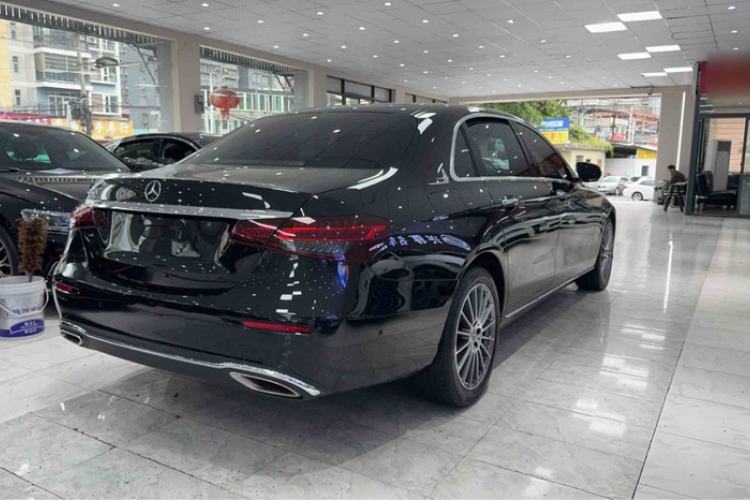 Used Mercedes-Benz E-Class 2022 Updated E 260 L Exterior 5