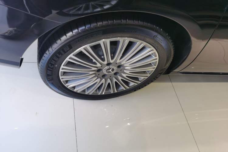 Used Mercedes-Benz E-Class 2022 Revised Version E 300 L Luxury Edition Exterior 5