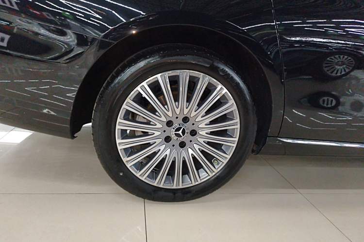 Used Mercedes-Benz E-Class 2022 Updated E 300 L Stylish Edition Exterior 5