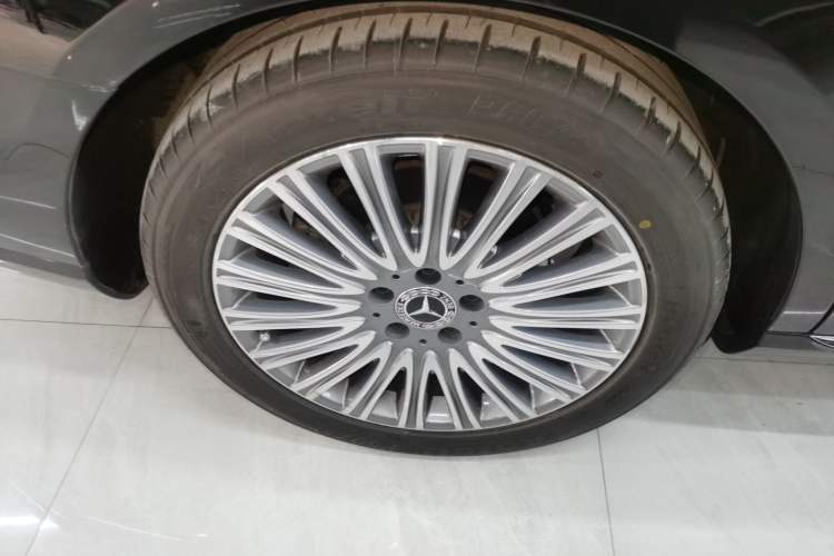 Used Mercedes-Benz E-Class 2022 Updated E 300 L Luxury Edition Exterior 5