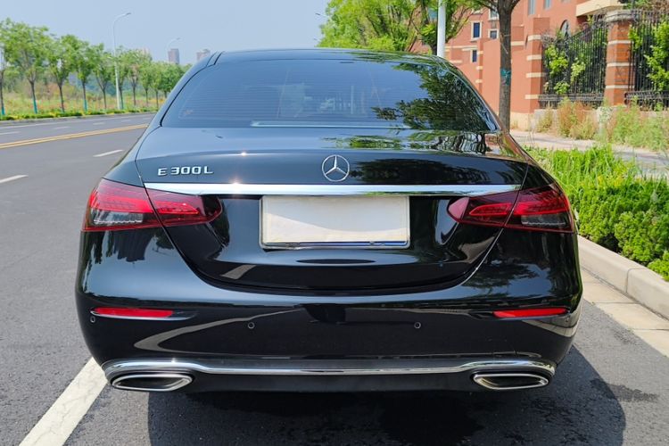 Used Mercedes-Benz E-Class 2022 Second Facelift E 300 L Luxury Edition Exterior 5