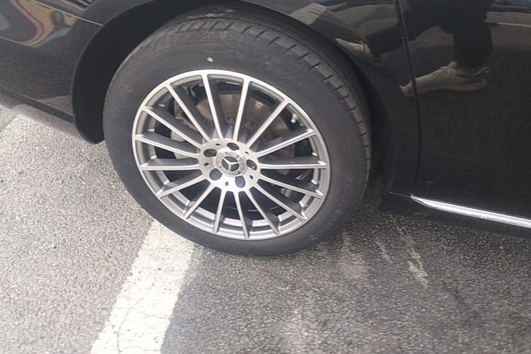 Used Mercedes-Benz E-Class 2022 Updated E 260 L Exterior 5