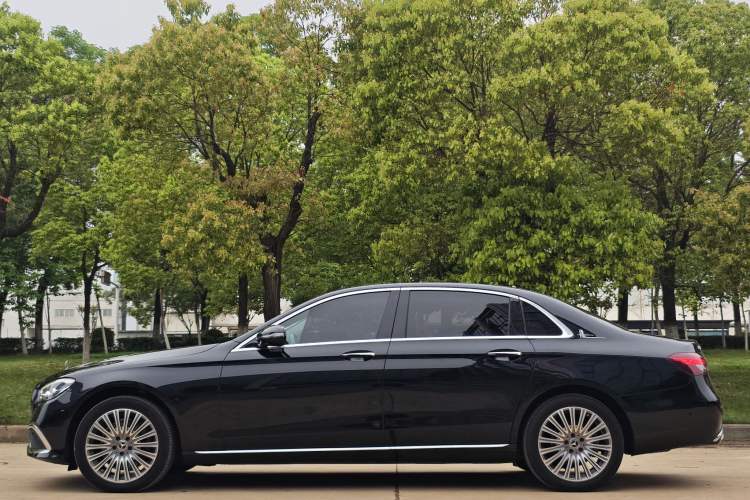 Used Mercedes-Benz E-Class 2022 Second Facelift E 300 L Fashion Edition Exterior 6