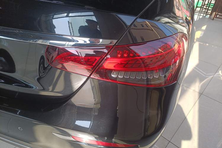 Used Mercedes-Benz E-Class 2022 Updated E 300 L Luxury Edition Exterior 6
