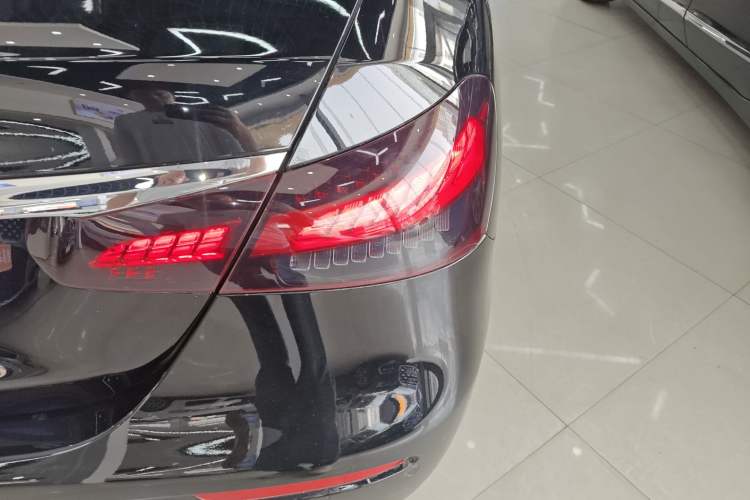 Used Mercedes-Benz E-Class 2022 Updated E 300 L Stylish Edition Exterior 6