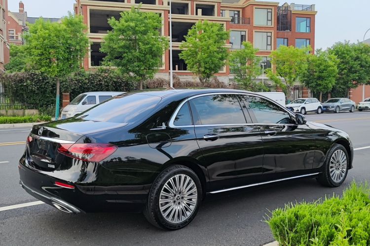 Used Mercedes-Benz E-Class 2022 Updated E 300 L Luxury Edition Exterior 6
