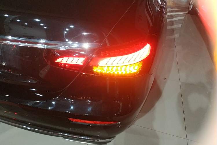 Used Mercedes-Benz E-Class 2022 E 300 L Luxury Model Exterior 6