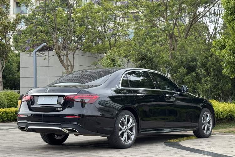 Used Mercedes-Benz E-Class 2022 Second Facelift E 300 L Sporty and Stylish Edition Exterior 6