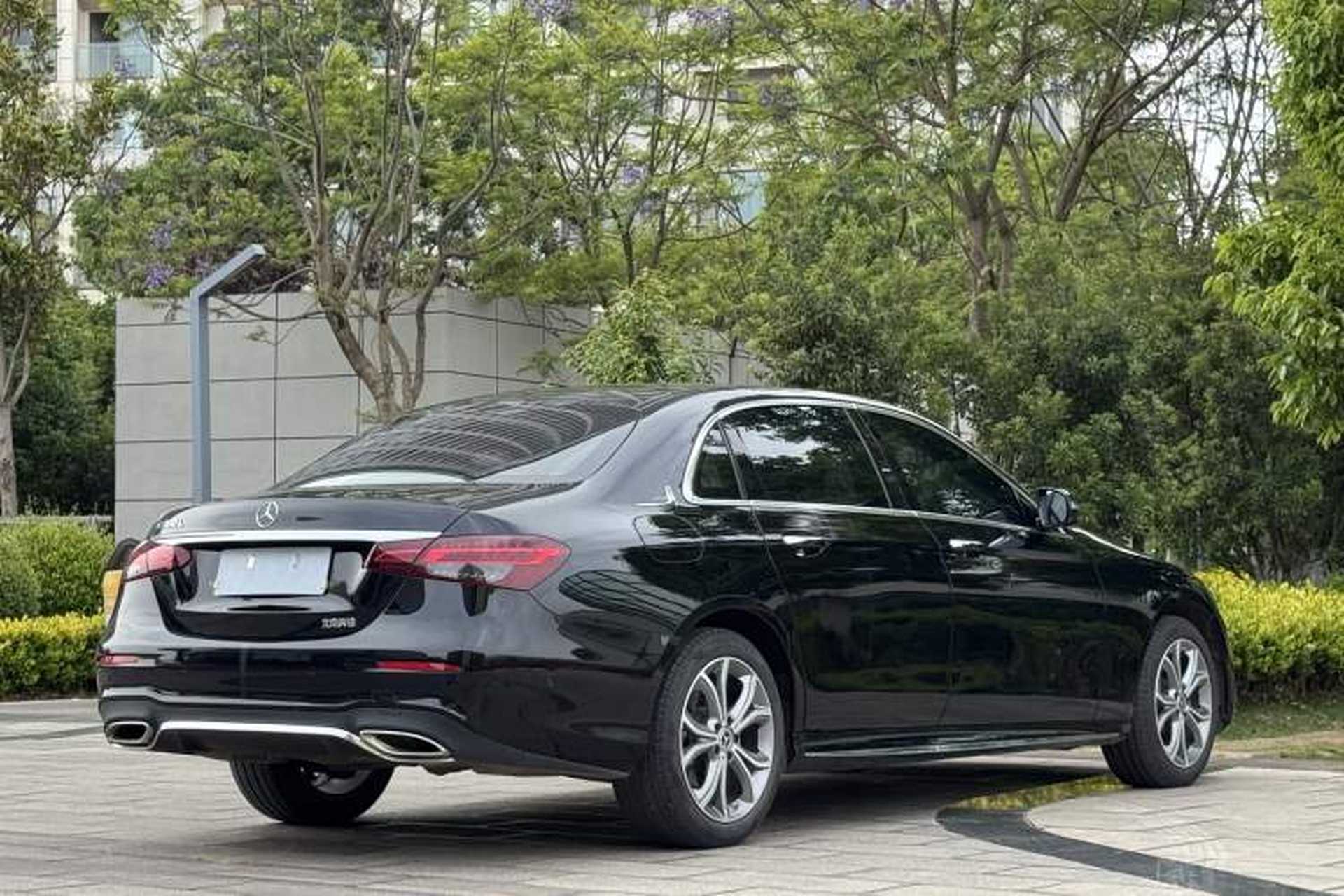 Used Mercedes-Benz E-Class 2022 Second Facelift E 300 L Sporty and Stylish Edition Exterior 6