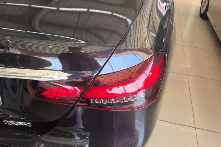 Used Mercedes-Benz E-Class 2022 Revised Version E 300 L Sporty and Stylish Edition Exterior 6