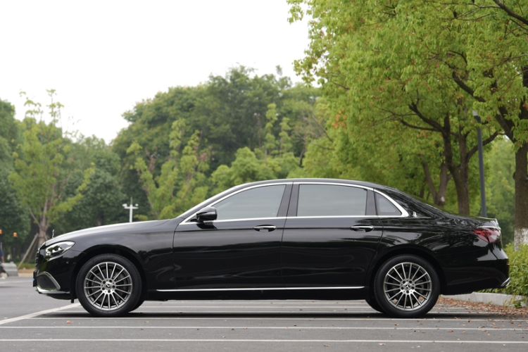Used Mercedes-Benz E-Class 2022 Second Facelift E 260 L Exterior 6