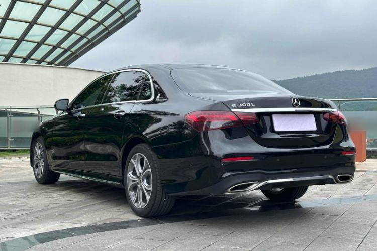 Used Mercedes-Benz E-Class 2022 Revised Version E 300 L Sporty and Stylish Edition Exterior 6
