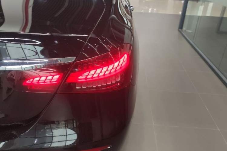 Used Mercedes-Benz E-Class 2022 E 300 L Stylish Model Exterior 6