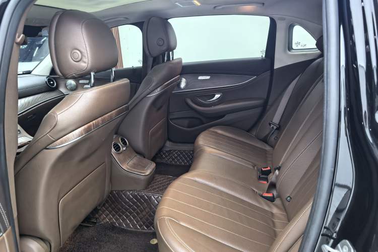 Used Mercedes-Benz E-Class 2022 Second Facelift E 300 L Fashion Edition Exterior 7