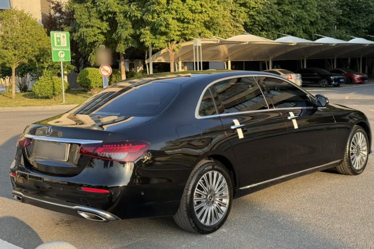 Used Mercedes-Benz E-Class 2022 Second Facelift E 300 L Fashion Edition Exterior 7