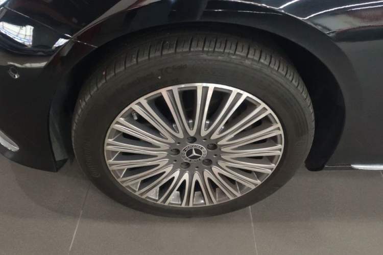 Used Mercedes-Benz E-Class 2022 E 300 L Stylish Model Exterior 7