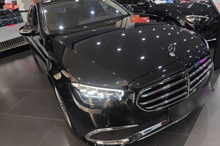 Used Mercedes-Benz E-Class 2022 Updated E 300 L Luxury Edition Front Right 45 Deg