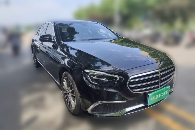 Used Mercedes-Benz E-Class 2022 E 260 L Front Right 45 Deg