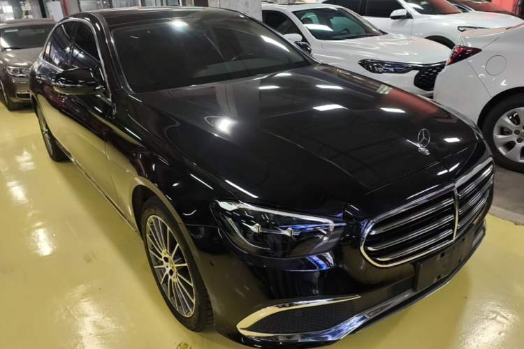 Used Mercedes-Benz E-Class 2022 E 260 L Front Right 45 Deg