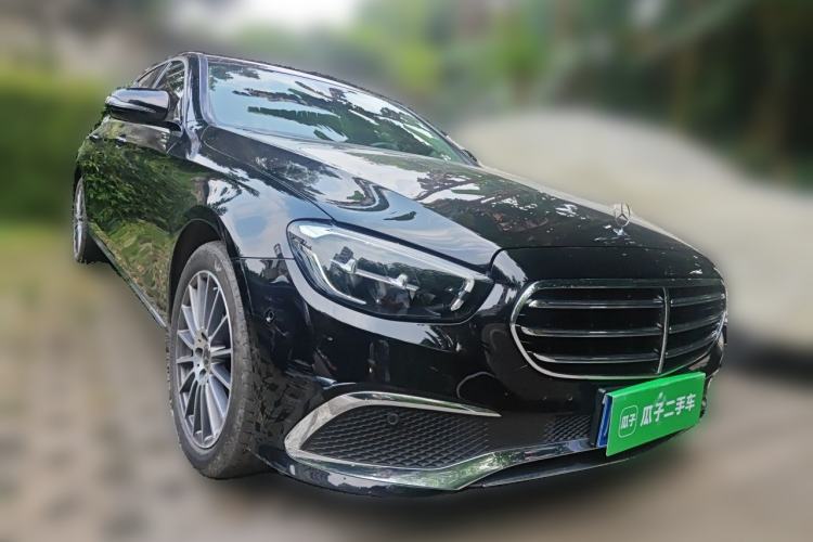 Used Mercedes-Benz E-Class 2022 E 260 L Front Right 45 Deg